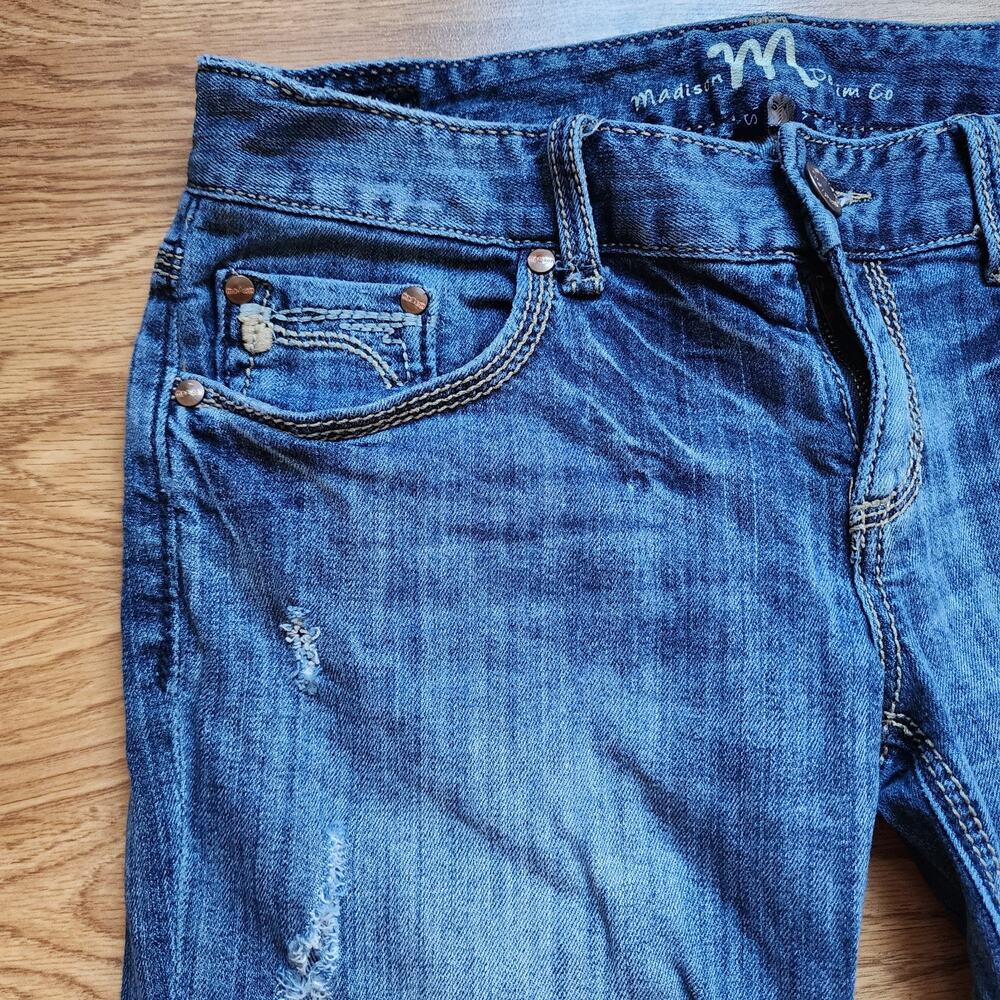 Madison Denim Co Capri Jeans Womens Size 7/8 Stretch Distressed Cuff Embroidered - Picture 2 of 14